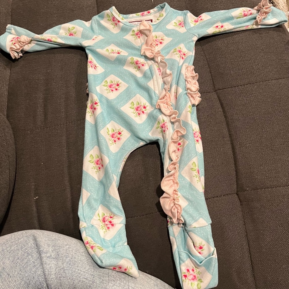 Sweet Honey Convertible Romper/Footie - Picture 1 of 3